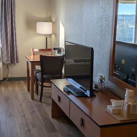 Days Inn & Suites By Wyndham Castle Rock Eksteriør bilde