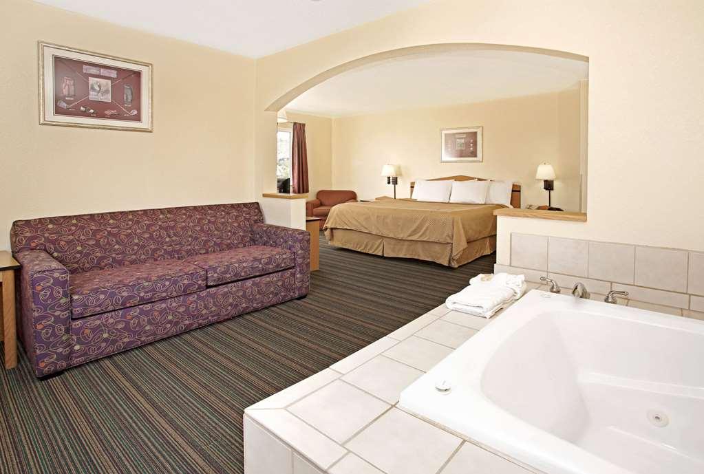 Days Inn & Suites By Wyndham Castle Rock Rom bilde