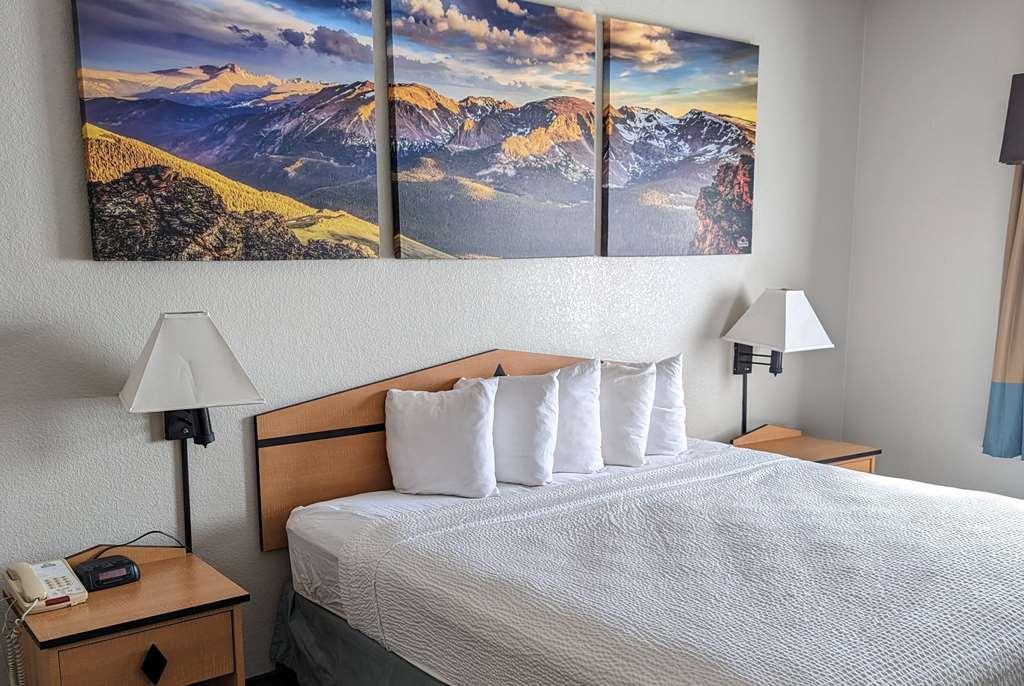 Days Inn & Suites By Wyndham Castle Rock Rom bilde