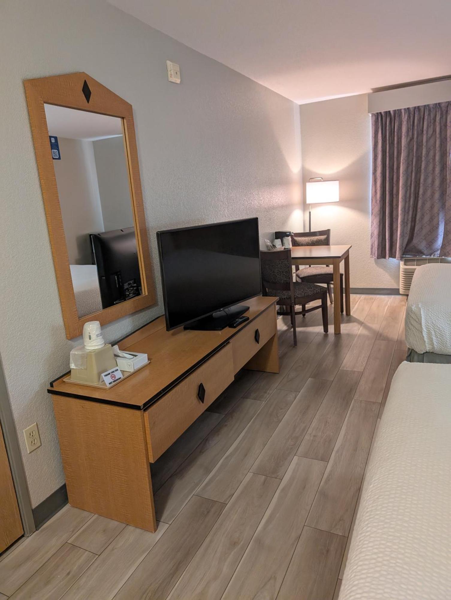 Days Inn & Suites By Wyndham Castle Rock Eksteriør bilde
