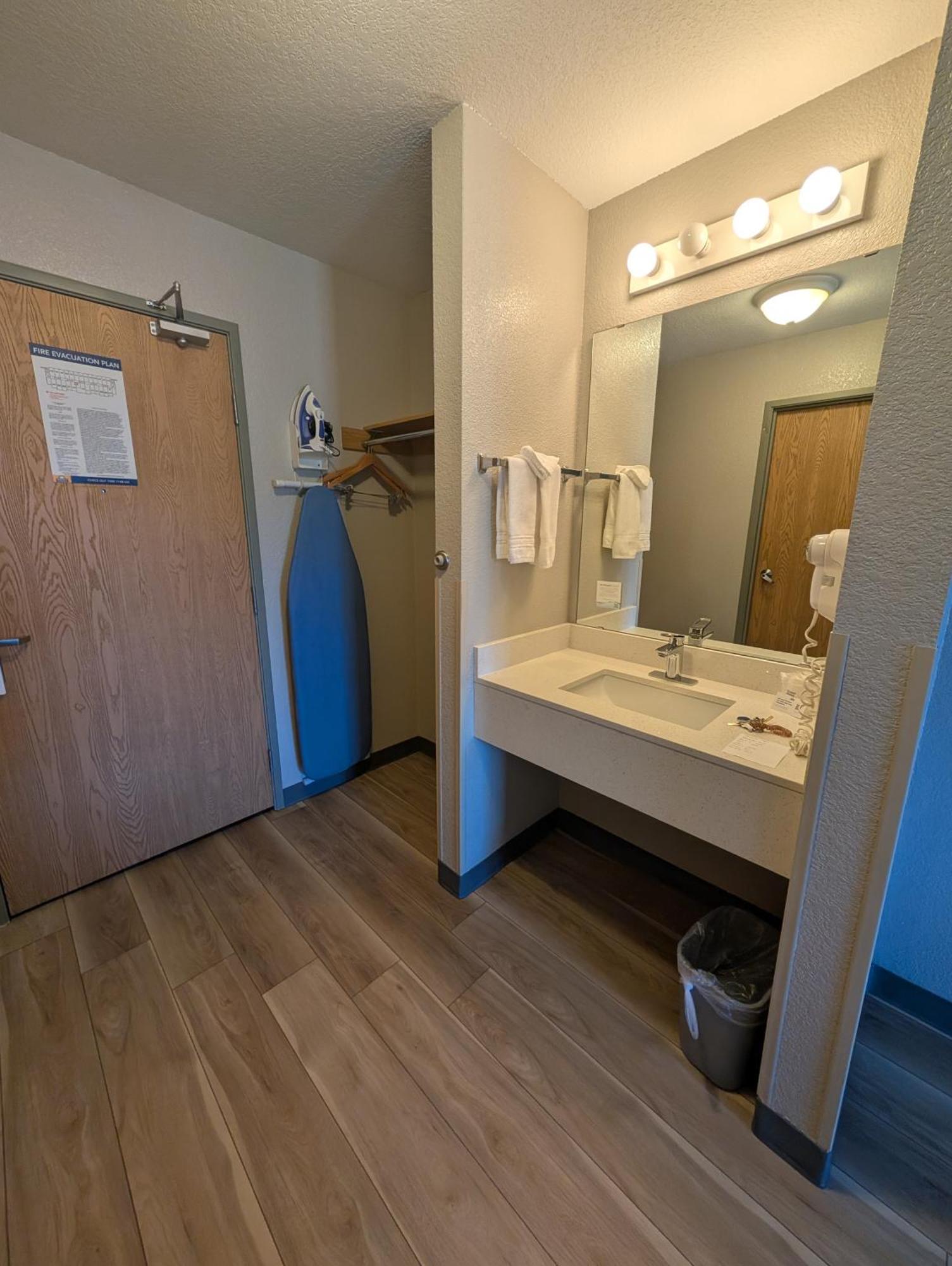 Days Inn & Suites By Wyndham Castle Rock Eksteriør bilde