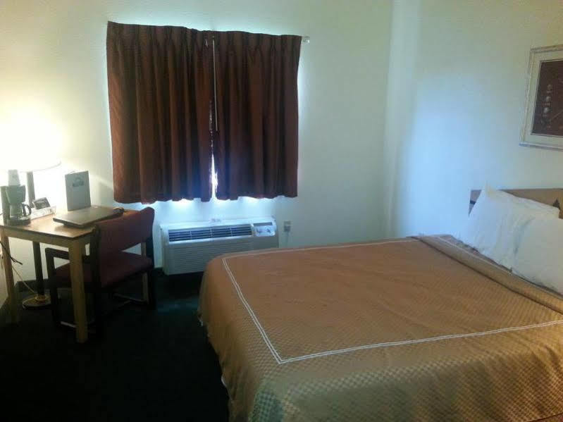 Days Inn & Suites By Wyndham Castle Rock Eksteriør bilde