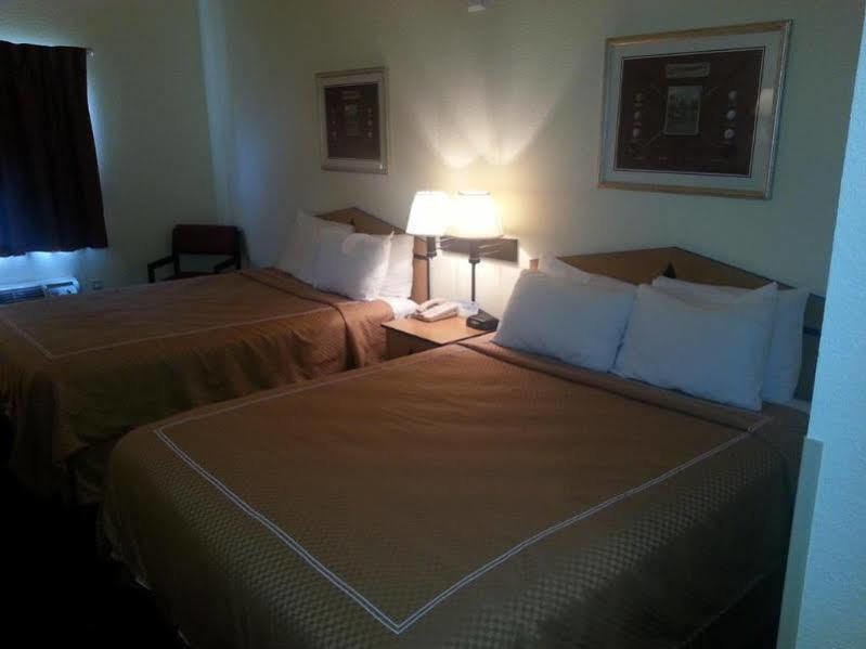Days Inn & Suites By Wyndham Castle Rock Eksteriør bilde